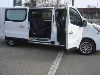 damaged commercial vehicles Opel Vivaro DUBBELE CABINE L2-H2 1.6DTCI  AIRCO 2016/9
