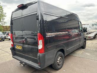 Peugeot Boxer 330 2.0 BLEU HDI  L2H2 PREMIUM PACK picture 2