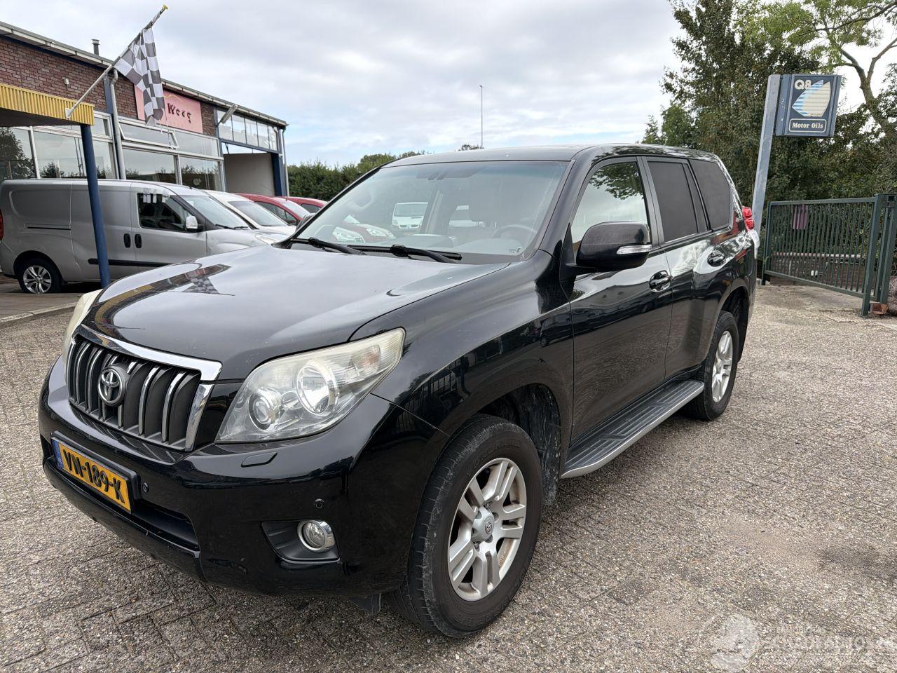 Toyota Landcruiser 3.0 D -4F  High Roof Window Van