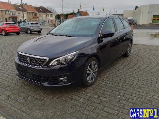 Damaged car Peugeot 308  2020/5
