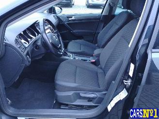 Volkswagen Golf  picture 17