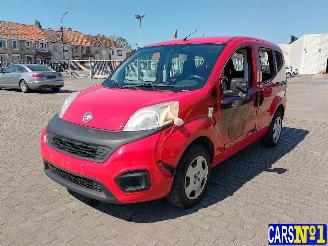 Vaurioauto  passenger cars Fiat Qubo  2017/5