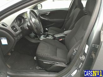 Volvo V-40  picture 13
