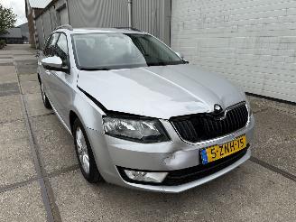 uszkodzony samochody osobowe Skoda Octavia 1.2 TSI Grt Ambition Business 2015/2