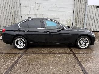 BMW 3-serie 320i Luxury Line Executive picture 21