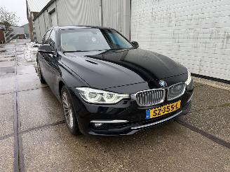 Unfallwagen BMW 3-serie 320i Luxury Line Executive 2018/7