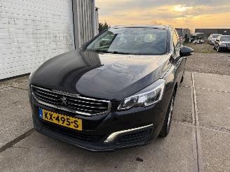Damaged car Peugeot 508 1.6 e-THP Blue Lease Executive 2017/1