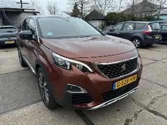 Schadeauto Peugeot 3008 1.2 PureTech  Blue Lease Premium 2019/10