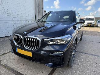 Unfallwagen BMW X5 45e M-Sport Panoramadak Harman Kardon 2020/1