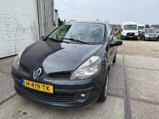 Renault Clio 1.2 TCE Business picture 1
