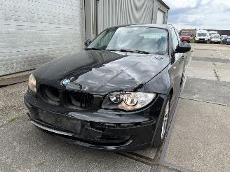 Damaged car BMW 1-serie 116i Business Line Automaat Navi 2009/11