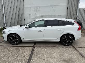 Volvo V-60 2.0 D2 R-Design Automaat picture 6