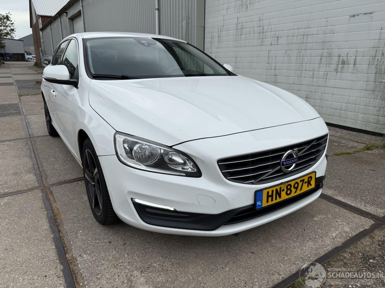 Volvo V-60 2.0 D2 R-Design Automaat