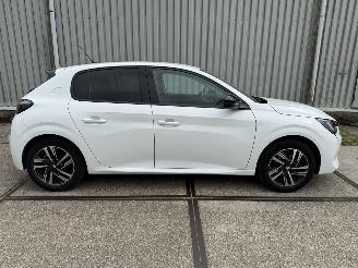 Peugeot 208 1.2 PureTech Allure picture 10
