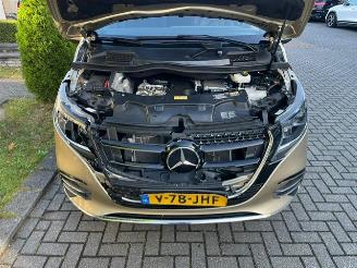 Mercedes V-klasse 300d Lang AMG LINE PANO BURMESTER LEDER picture 15