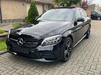 Voiture accidenté Mercedes C-klasse 300 de AMG Line PANO LED NAVI CAMERA MOTOR DEFECT 2020/1