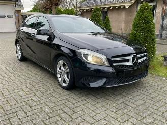 Voiture accidenté Mercedes A-klasse 180 d SPORT NAVI XENON PDC 2014/1