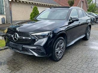 Unfallwagen Mercedes GLC 300e 4MATIC AMG LINE PANO CAMERA 360 NAVIE 2023/2
