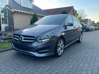 Damaged car Mercedes B-klasse 180 d NAVI KLIMA PDC 2016/3