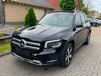 Damaged car Mercedes GLB 200 d Premium PANO NAVI CAMERA LED 2021/9