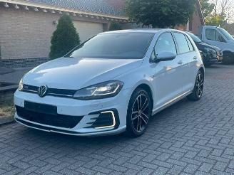 Damaged car Volkswagen Golf VII GTE 1.4 HYBRID EDITION 2020/9