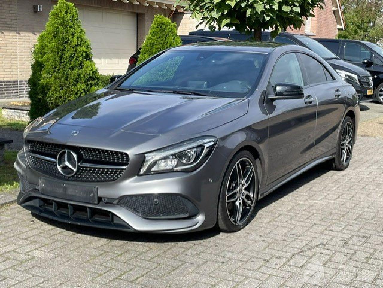 Mercedes Cla-klasse 180 AMG LINE MOTOR DEFECT NAVI PDC