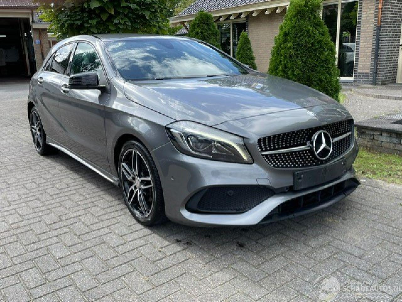 Mercedes A-klasse 180 d AMG LINE NAVI PDC
