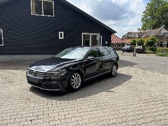 Avarii autoturisme Volkswagen Passat GTE 1.4 AUTOMAAT NAVI CLIMA CAMERA PDC B.J 2022 2022/2