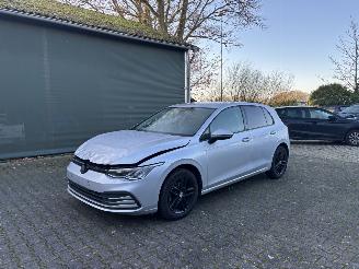 Damaged car Volkswagen Golf 8 EDITION TSI 110 PK CLIMA CAMERA CRUISE LED B.J 2022 2022/5