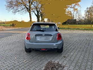 Mini One 1.5 EDITION CLIMA ABS PDC B.J 11-2018 schroefschade picture 7