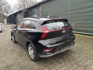 Damaged car Hyundai Bayon AUTOMAAT NAVI CLIMA CAMERA B.J 11-2025 SCHROEFSCHADE 2025/11