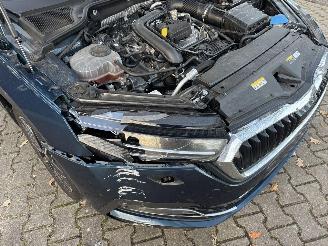 Skoda Octavia AUTOMAAT HYBRIDE NAVI CLIMA VIRT DASH CAMERA TREKHAAK LED B.J 12-2024 picture 13