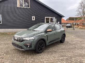 Damaged car Dacia Sandero STEPWAY 110 PK EXTREEM NAVI CLIMA CAMERA LED PDC FACELIFT B.J 2024 2024/3