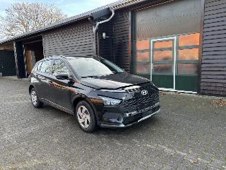 Hyundai Bayon AUTOMAAT NAVI CLIMA CAMERA LED B.J 11/2025 Lichte schade picture 13