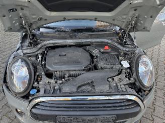 Mini One 1.5 EDITION SPORT CLIMA ABS PDC B.J 11-2018 SCHROEFSCHADE picture 12