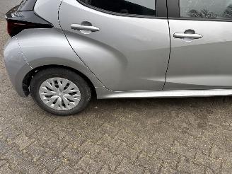 Toyota Yaris AUTOMAAT HYBRIDE CLIMA CAMERA B.J 07/2022 picture 11