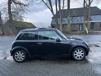 Mini Mini 1.6 Panoramadak Airco Lmv geen schade APK maart 2027 picture 6