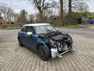 Mini Cooper AUTOMAAT 1.5 SPORT NAVI LEER CLIMA CAMERA B.J 07-2021 FULL OPTIONS picture 3
