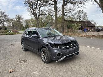 Coche accidentado Volkswagen T-Cross TSI 110 PK STYLE NAVI CLIMA CAMERA VIRT DASH B.J 09-2022 2022/9