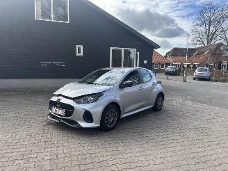 Damaged car Mazda 3 AUTOMAAT HYBRIDE APP CLIMA CAMERA PDC STOELVERW B.J 7-2024 2024/7