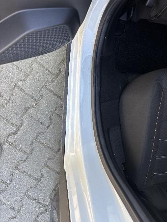 Dacia Sandero STEPWAY TCE 90 EDITION AIRCO CAMERA APP B.J 2025. PLAATSCHADE picture 16