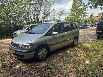 Schadeauto Opel Zafira 2.0 DIESEL COMFORT 7 PERSONEN B.J 2000 2000/1