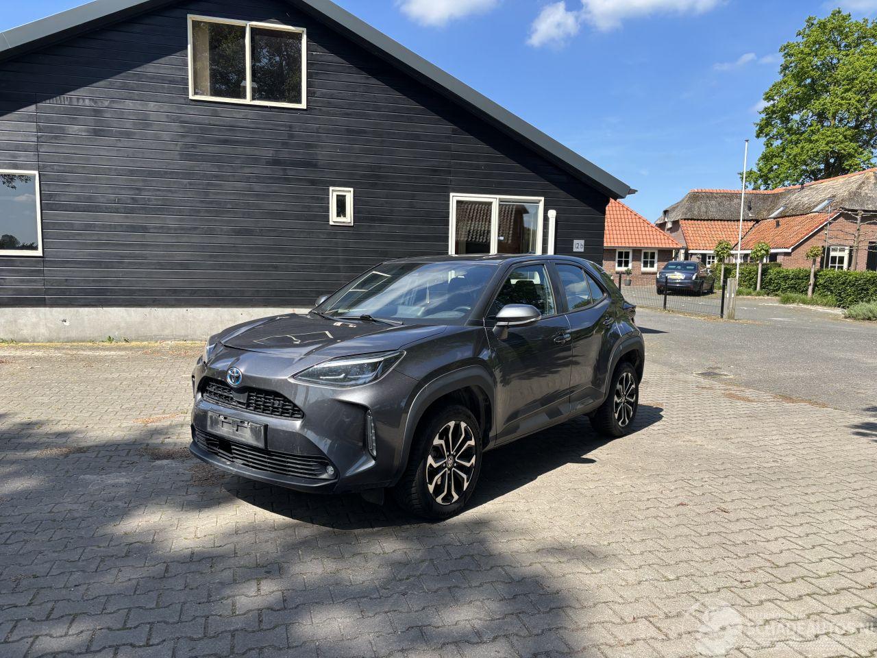 Toyota Yaris Cross CROSS HYBRIDE 1.5 AUTOMAAT NAVI CLIMA CAMERA PDC B.J 06-2023