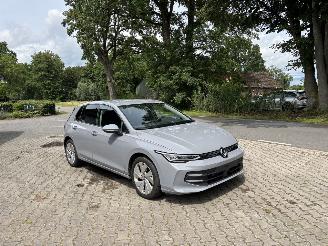 Volkswagen Golf 8.5 1.5 EDITION CLIMA CAMERA LED PDC B.J 2025 FACELIFT lichte schade picture 3