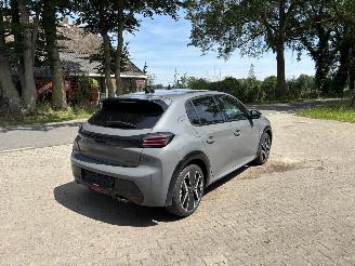 Schadeauto Peugeot 208 GT HYBRIDE 136 PK PANO AUTOMAAT NAVI CLIMA CAMERA LED B.J 2025 2025/7