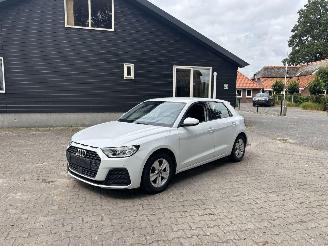 damaged passenger cars Audi A1 TFSI 95 PK VIRT DASH AIRCO PDC B.J 2023 LICHTE SCHROEFSCHADE 2023/3