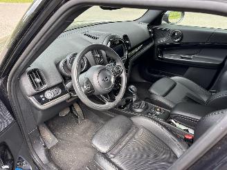 Schadeauto Mini Countryman COOPER SPORT HYBRIDE PLUG IN SE 4AWD AUTOMAAT NAVI CLIMA LEER LED PDC STOELVERW B.J 12-2019 2019/12