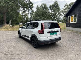 Dacia Jogger EXTREEM 110 PK NAVI CLIMA CAMERA 5 P B.J 06-2024 picture 2