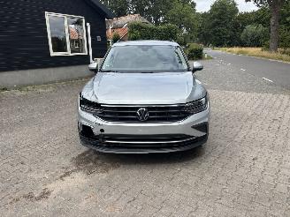Volkswagen Tiguan 1.5 AUTOMAAT 150 PK NAVI CLIMA CAMERA VIR Dashboard LED TREKHAAK B.J 2024 picture 17