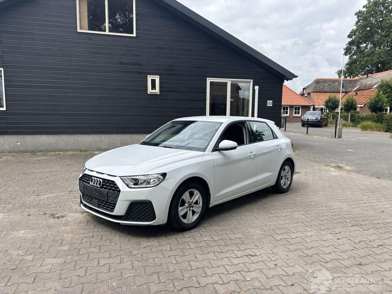 Audi TFSI 95 PK VIRT DASH AIRCO PDC B.J 2023 LICHTE SCHROEFSCHADE